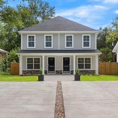 *New* WeCo Duplex | 8 BR, 75" TVs | Sleeps 16