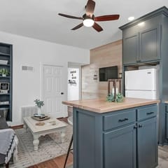 Downtown Farm Charm | Modern 1BR | Mins to USC