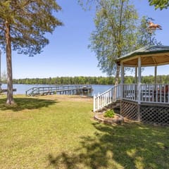 Grandpa's House | 2 Kayaks | Sleeps 6