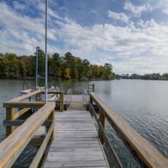 Plum Beautiful | 3 Kings & Hot Tub on Lake Murray