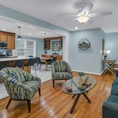 The Garden House | Sleeps 11 | Near USC