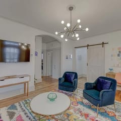 The Gem of Bull Street Downstairs DT Apartment