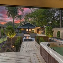 The Indigo - 2BR w/Hot Tub & Outdoor Space