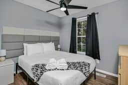 2BR Near Downtown | Walk to Hospital - Image 2