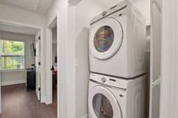 B-Contemporary Columbia Duplex| Near USC & Main St - Image 5