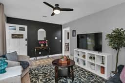 Bright & Renovated 3BR Close to Downtown - Image 5