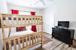 Heart of Cola | 3BR & Gamecock Game Room - Image 5
