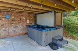 Hilton Lake Getaway w/ Hot Tub & Two Fire Pits - Image 5