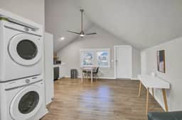 Margrave Studio | 1BR 1BA | Upstairs Duplex - Image 5