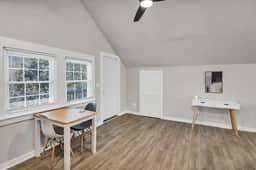 Margrave Studio | 1BR 1BA | Upstairs Duplex - Image 4
