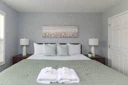 Spacious 4BR with Loft Bedroom - Image 2