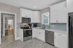 Spacious Home on Gervais | 4BR 2BA | Downtown - Image 3