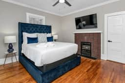 The River House | 3BR Near Downtown - Image 3