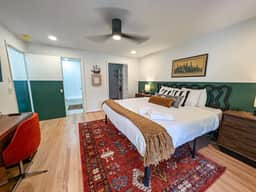The Scholar Suite | 1 King | Newly Renovated! - Image 3