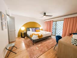 The Venturi Suite | 1 King | Newly Renovated! - Image 4