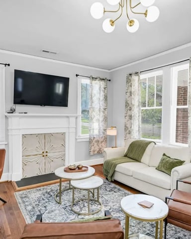 Cozy bedroom in a vacation rental near USC Columbia