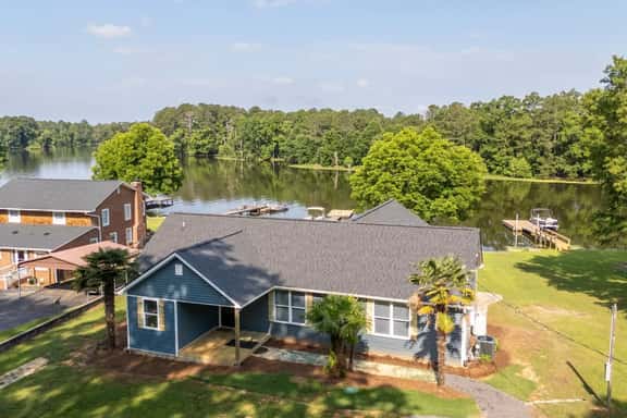 Bluebird Bay with Hot Tub & Outdoor Area | Sleeps 8 - Image 1