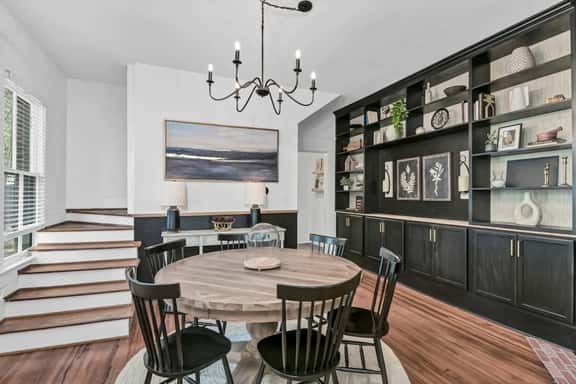 Minutes to USC | Melrose Heights 3BR | Sleeps 6 - Image 1