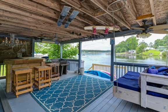 Murray Shores Getaway w/ Kayaks | Boat for Rent - Image 1