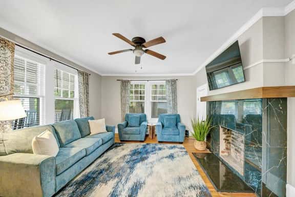 The Grand River House | 4BR Sleeps 12 - Image 1