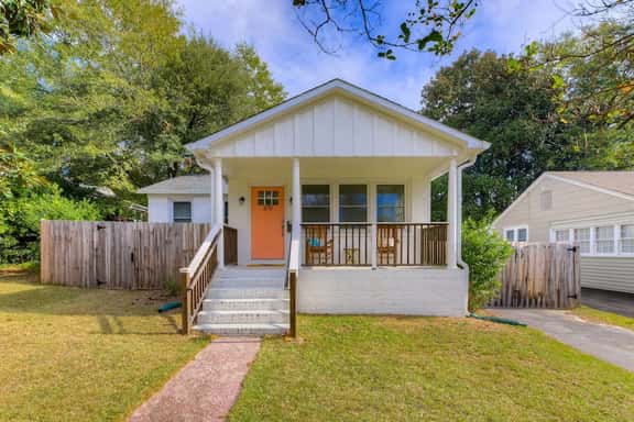 The Rose Door Retreat | 3BR 2BA Huge King Suite - Image 1