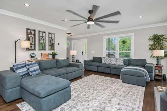 Whispering Winds of Lexington | Sleeps 8 - Image 1