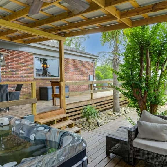3BR Brick Cottage | Mins to USC & Riverbanks Zoo! - Image 1