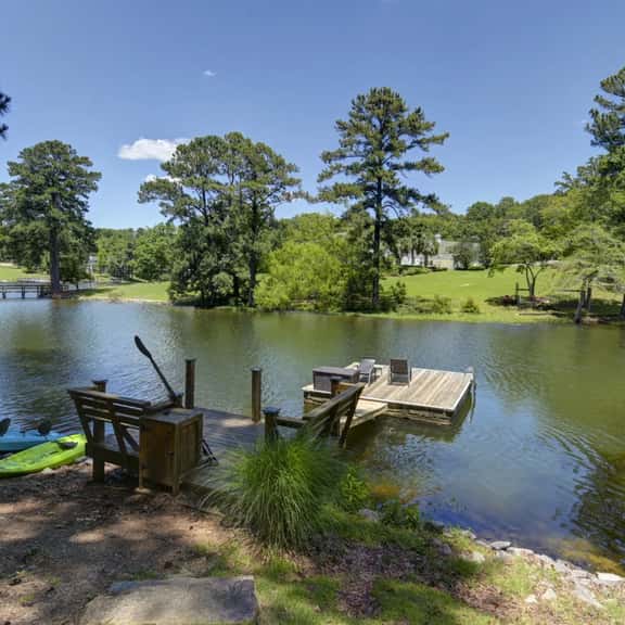 Hilton Lake Getaway w/ Hot Tub & Two Fire Pits - Image 1