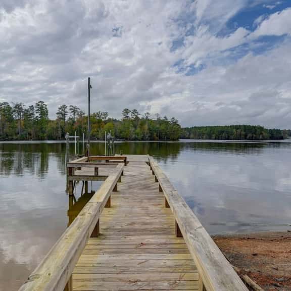 La La Lakehouse | Sleeps 6 on Lake Murray! - Image 1