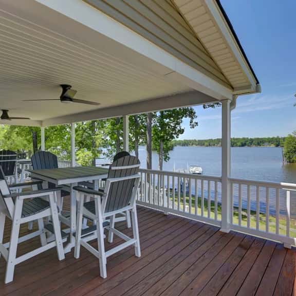 Spacious Split-Level Retreat| Sleeps 11 - Image 1