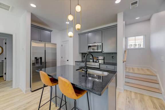 ☆ NEW Townhome @Township ☆ 3 King Beds | Fast Wifi - Image 4