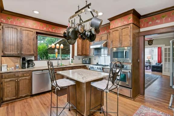 3BR Brick Cottage | Mins to USC & Riverbanks Zoo! - Image 2