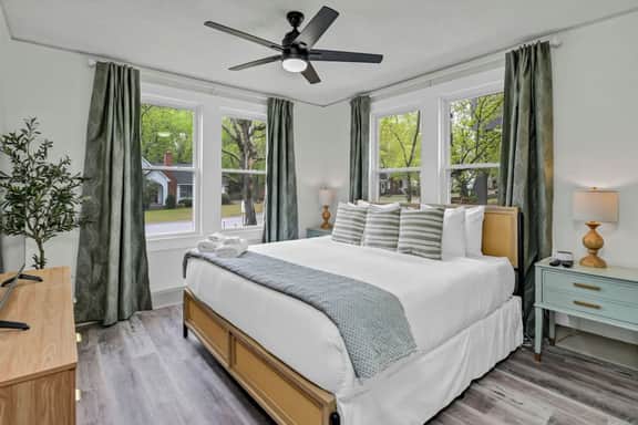 4BR Retreat w/ Game Shed | Near Downtown - Image 5
