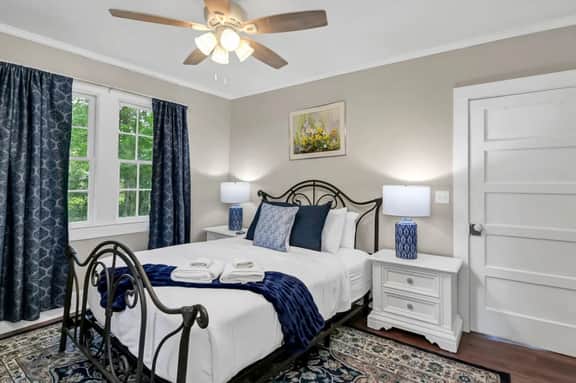 Blue Bungalow | 2BR 1BA | Lexington - Image 2