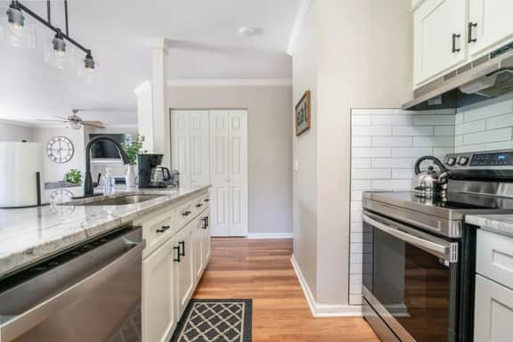 Charming Upstairs Apt in Irmo | 3 BR | Sleeps 6 - Image 4
