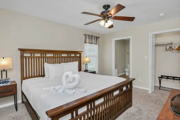 Easy Lake Living - Sleeps 8 - Image 5