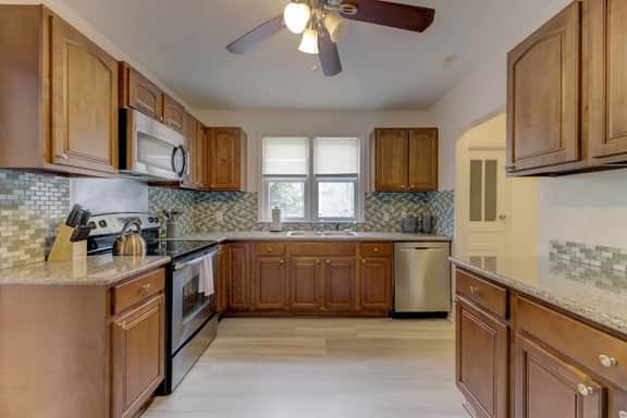 Funky River Bungalow Apt | 3BR 1.5BA Near DT Cola - Image 4