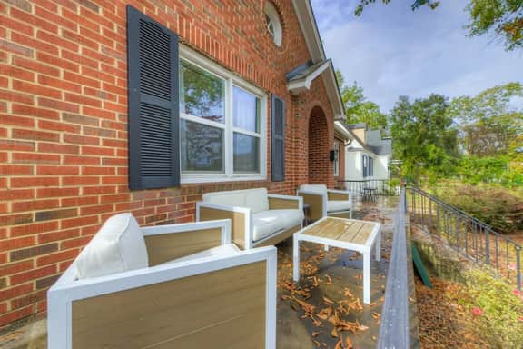 Funky River Bungalow Apt | 3BR 1.5BA Near DT Cola - Image 5