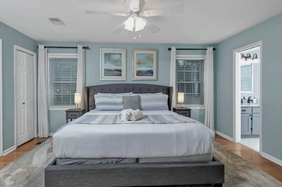 Hilton Lake Getaway w/ Hot Tub & Two Fire Pits - Image 4