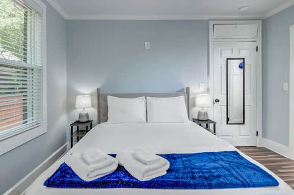 Hollywood Hideaway | 1BR Near Rosewood - Image 4