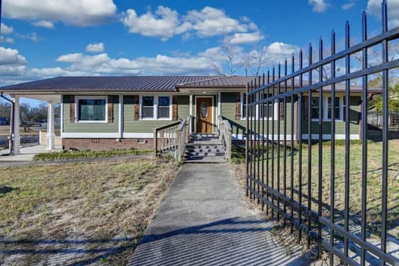 Pond View Retreat | Bright & Spacious 3BR - Image 5