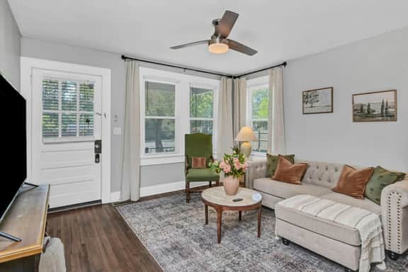 Revamped 3BR Oasis on Forest Dr - Image 2