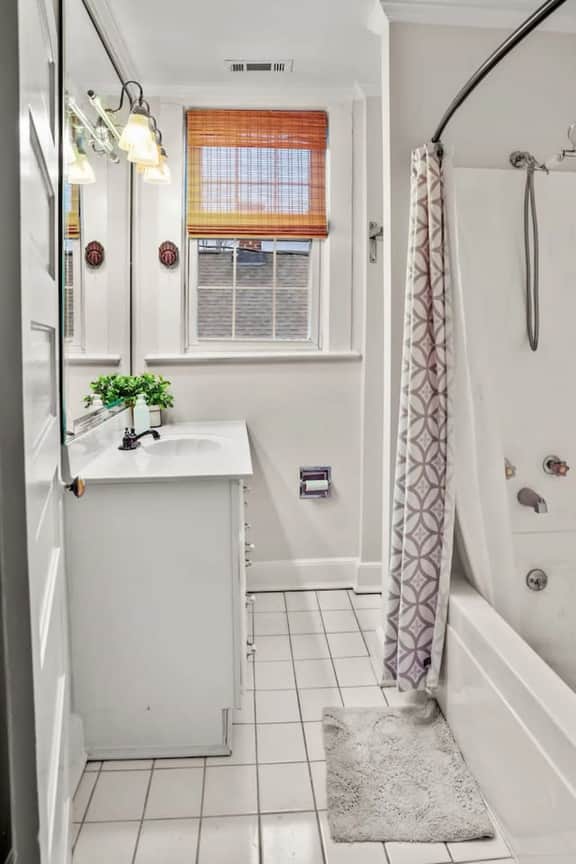 Simplicity on Sims | 3BR 1BA | Downtown - Image 4