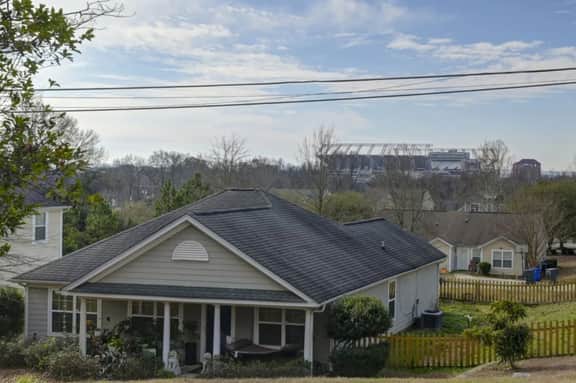 Stadium View Stay | 2BR 1 BA in Rosewood - Image 4