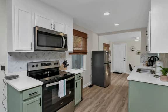 Stadium View Stay | 2BR 1 BA in Rosewood - Image 3