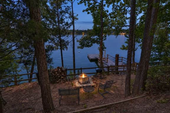 Turtle Point Cabin | Private Dock & Kayaks - Image 4
