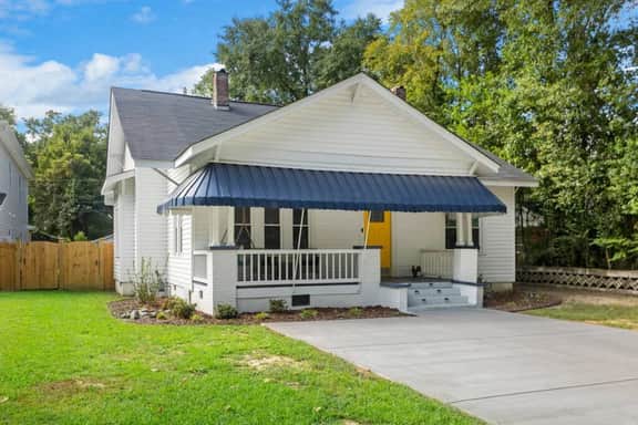 Urban Farmhouse | Sleeps 8 Walk to WeCo Dine + Shops - Image 5