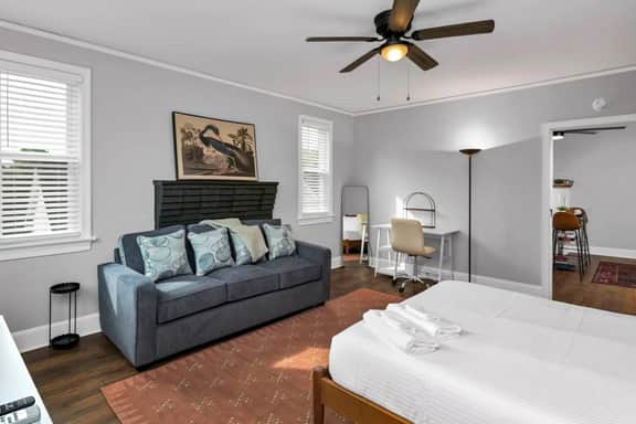 Walk to State St | 2 Beds + Queen Sleeper - Image 4