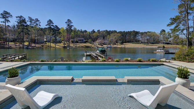 Pool & Spa